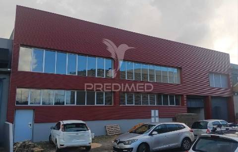 Armazém com área 2550m2 junto ao aeroporto lisboa