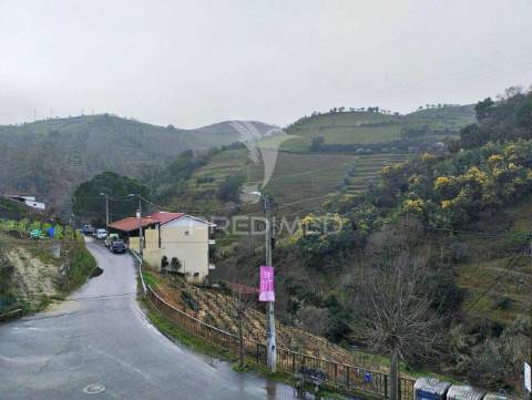 Moradia v3 em banduge - santa marta de penaguião