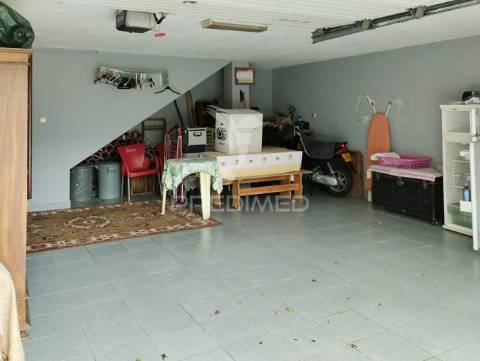 Moradia v3 em banduge - santa marta de penaguião