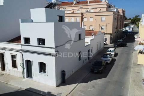 Moradia t2 nova, central, em vila real de santo antónio