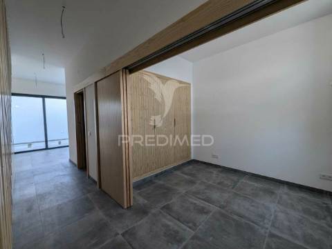Moradia t2 nova, central, em vila real de santo antónio