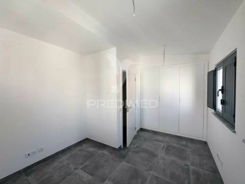 Moradia t2 nova, central, em vila real de santo antónio