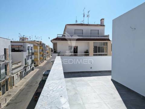 Moradia t2 nova, central, em vila real de santo antónio
