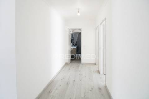 Apartamento t3 renovado em olhão