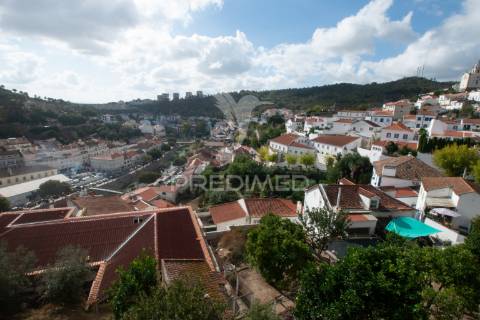 Terreno urbano para moradia com projeto - alenquer