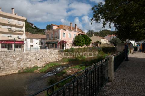 Terreno urbano para moradia com projeto - alenquer