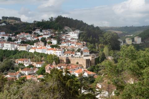 Terreno urbano para moradia com projeto - alenquer