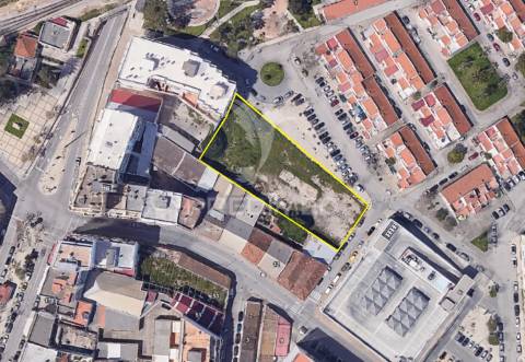 Terreno urbano na zona ribeirinha de olhão.