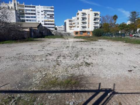 Terreno urbano na zona ribeirinha de olhão.