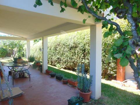 Vivenda c/ jardim junto ao hospital de lordelo - vila real