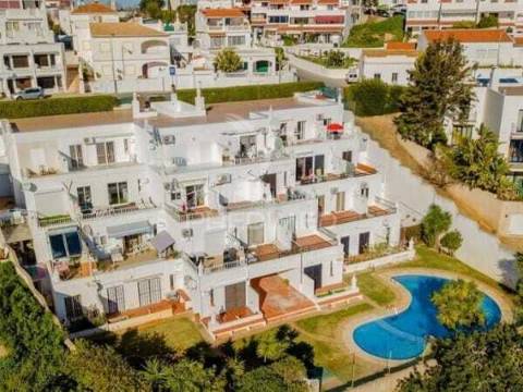 Apartamento t0+1 em condomínio com piscina e jardim