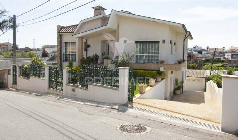 Moradia em rieirão - vila nova de famalicão
