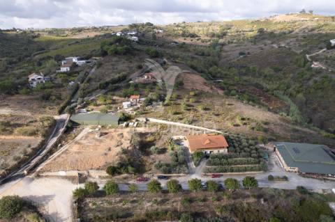 Propriedade de 1,3 ha com projeto aprovado para lar em alenquer