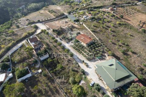 Propriedade de 1,3 ha com projeto aprovado para lar em alenquer