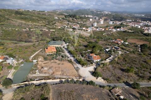 Propriedade de 1,3 ha com projeto aprovado para lar em alenquer