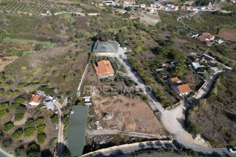 Propriedade de 1,3 ha com projeto aprovado para lar em alenquer