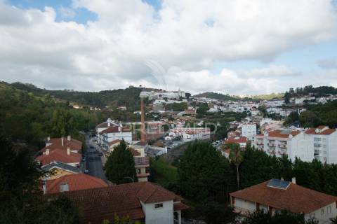 Propriedade de 1,3 ha com projeto aprovado para lar em alenquer