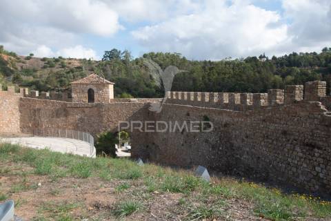 Propriedade de 1,3 ha com projeto aprovado para lar em alenquer