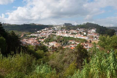 Propriedade de 1,3 ha com projeto aprovado para lar em alenquer