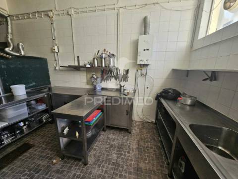 Venda de restaurante típico em albufeira