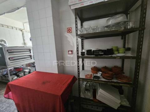 Venda de restaurante típico em albufeira