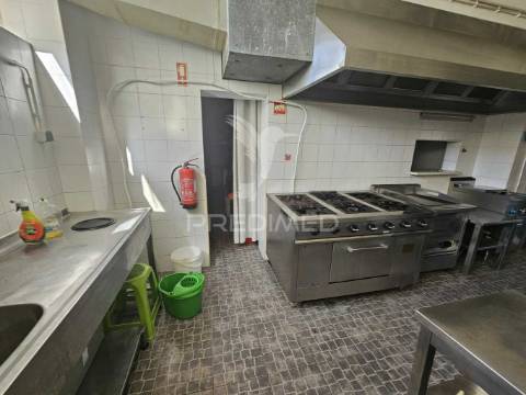 Venda de restaurante típico em albufeira