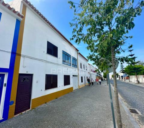 Moradia t6 para recuperar, vila nova de milfontes