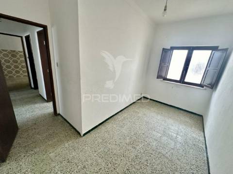 Moradia t6 para recuperar, vila nova de milfontes