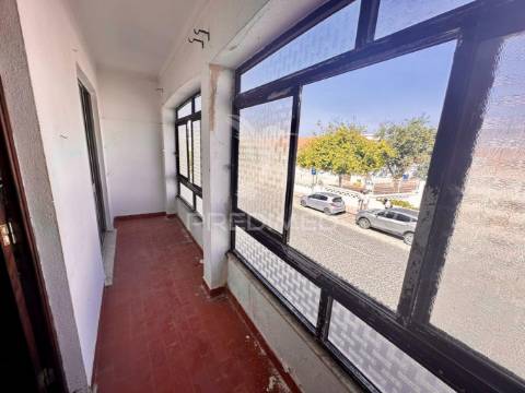 Moradia t6 para recuperar, vila nova de milfontes