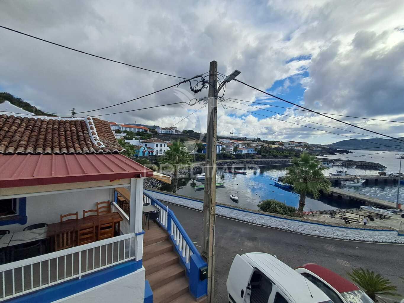 Casa tradicional com vista mar