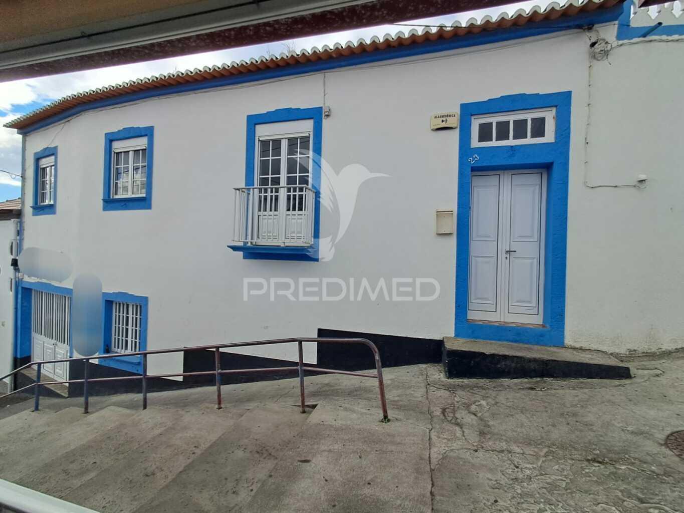 Casa tradicional com vista mar