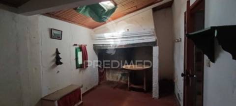 Casa antiga em montalvão, nisa