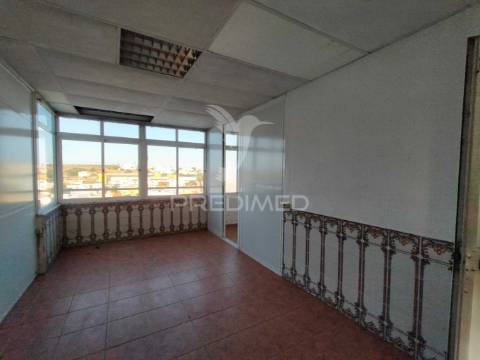 Apartamento/moradia t3+2