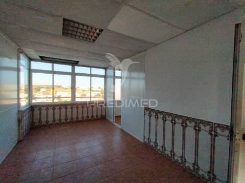 Apartamento/moradia t3+2