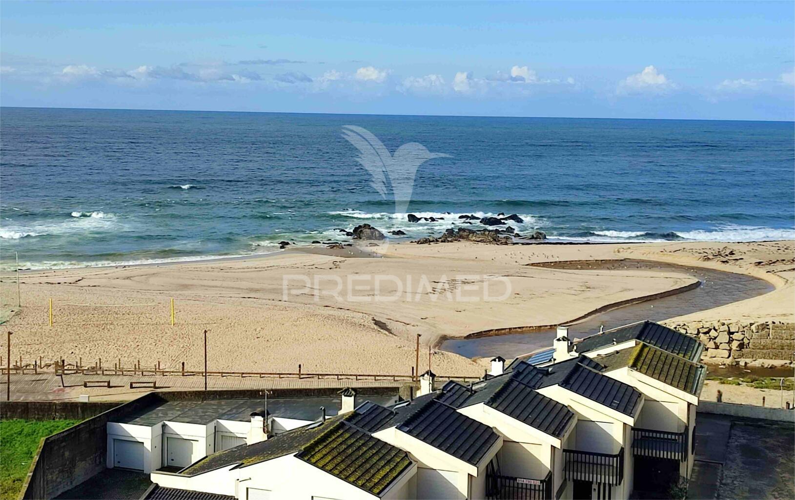 Moradia t3 totalmente remodelada em aver-o-mar, póvoa de varzim.