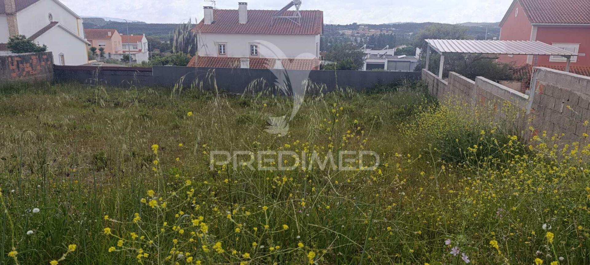 Lote de terreno com 548.25 m2