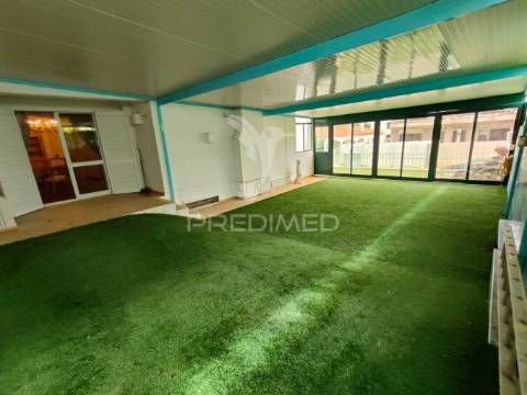 Moradia t5 isolada a curta distância das praias, do centro de albufeira e da vida nocturna