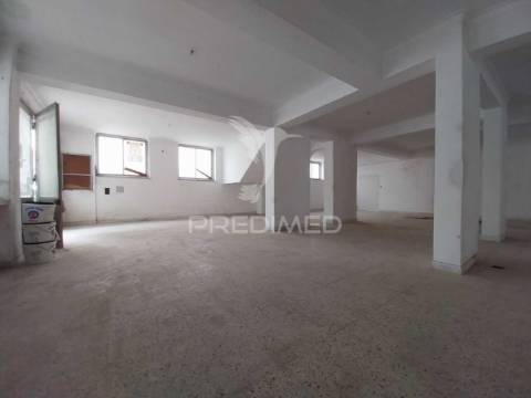 Loja agualva-cacém - 210 m2