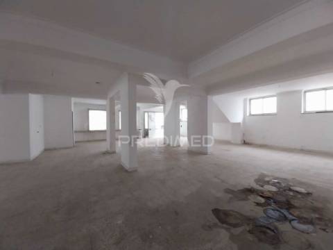 Loja agualva-cacém - 210 m2