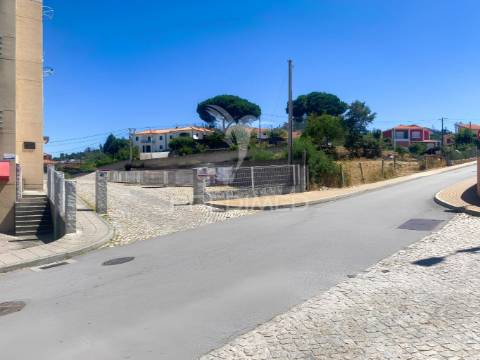 Apartamento t3, com estacionamento, lareira e terraço em ancede (baião)