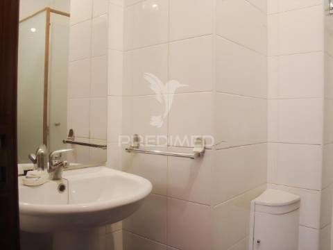 Apartamento t3, com estacionamento, lareira e terraço em ancede (baião)