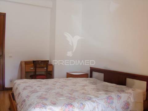 Apartamento t3, com estacionamento, lareira e terraço em ancede (baião)