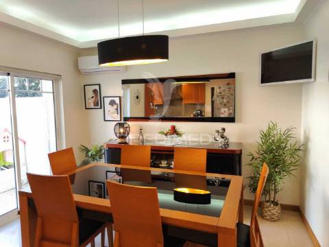 Moradia t3+1 em azeitão 168m²