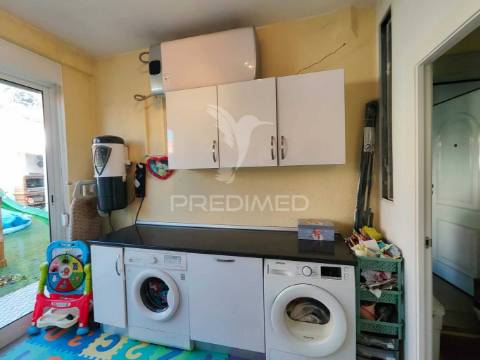 Moradia t3+1 em azeitão 168m²
