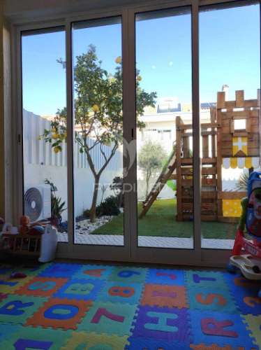Moradia t3+1 em azeitão 168m²