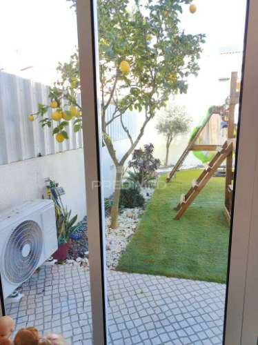 Moradia t3+1 em azeitão 168m²