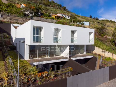 Moradia t3 na casa branca funchal