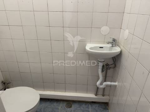 Arrenda-se apartamento t4 – vale da amoreira