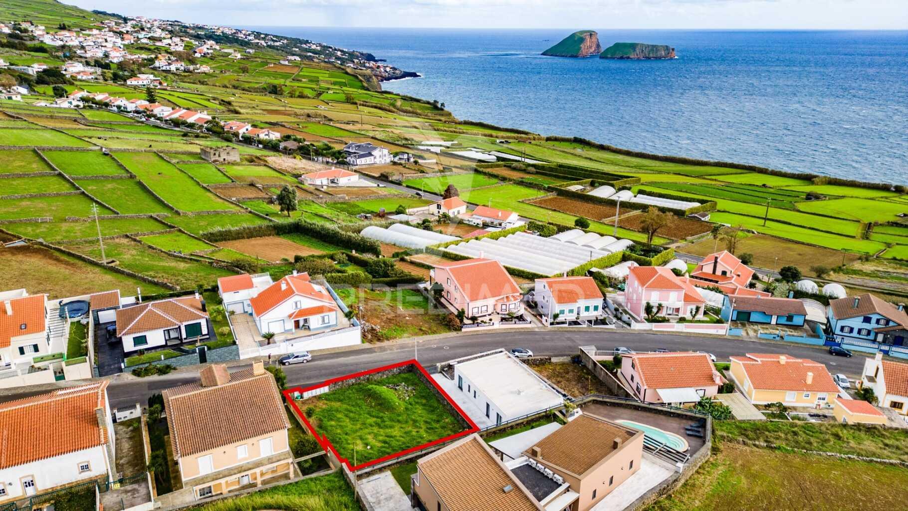 Lote na freguesia da ribeirinha