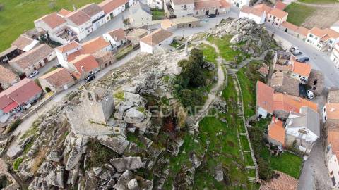 Imóvel único para reabilitação no centro histórico da meda